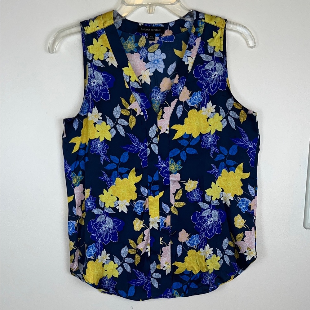 Banana Republic Navy/Blue/Yellow/Pink Floral V-Neck Sleeveless Top, Size XS